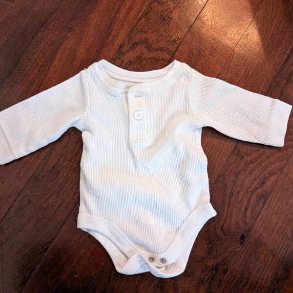 White Long sleeves onesie