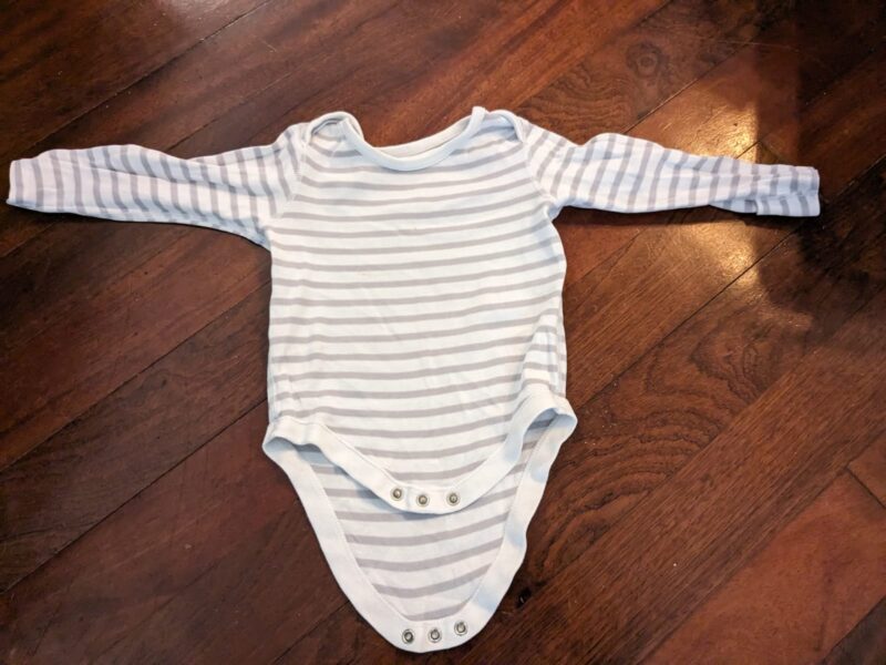 Long sleeves onesie