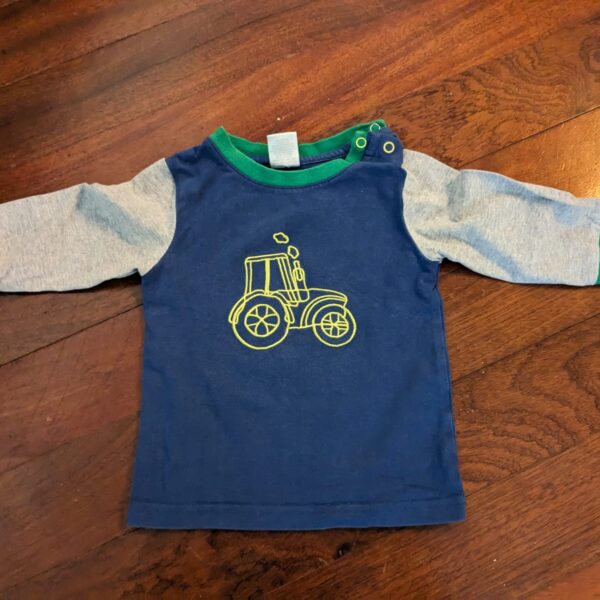 Blue long sleeves t-shirt