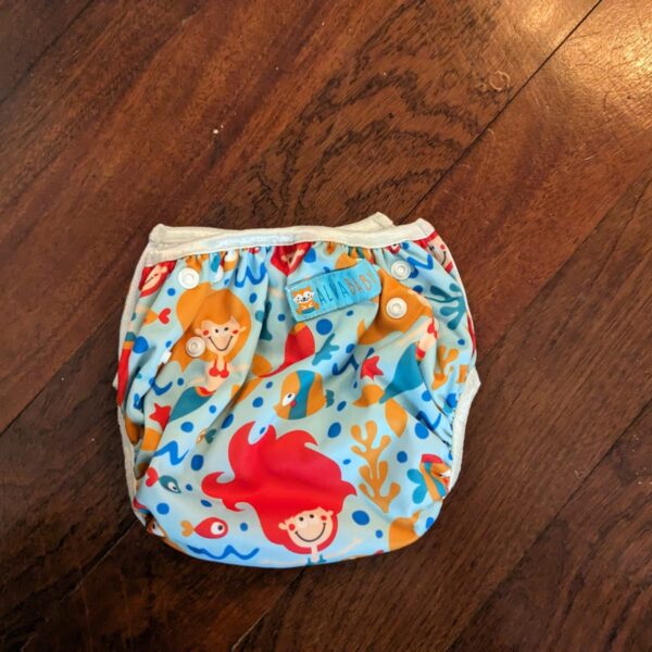 Reusable swimming diaper