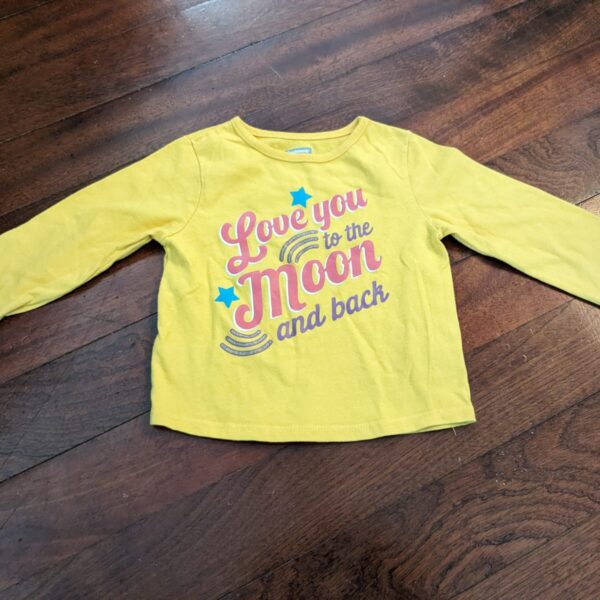 Yellow long sleeves t-shirt